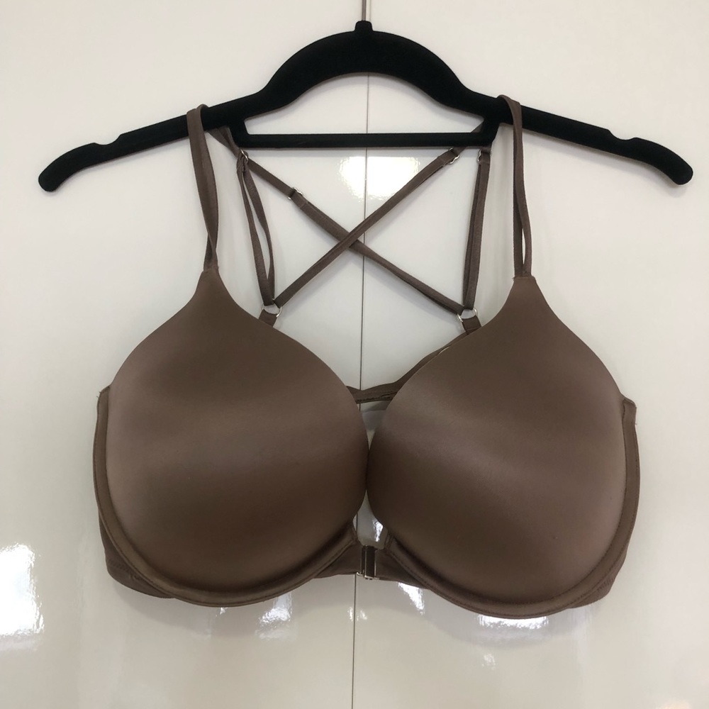 Victoria’s Secret Bombshell Plunge 36D